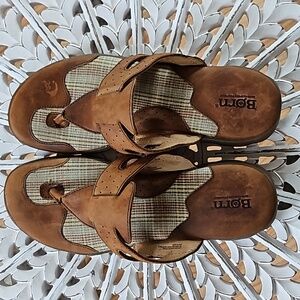 BORN sandals tan womens size 9